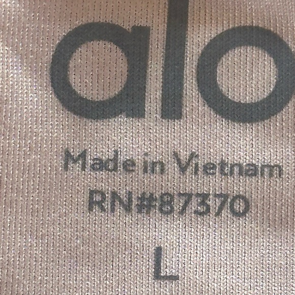 Alo pink tank size medium - Picture 7 of 7